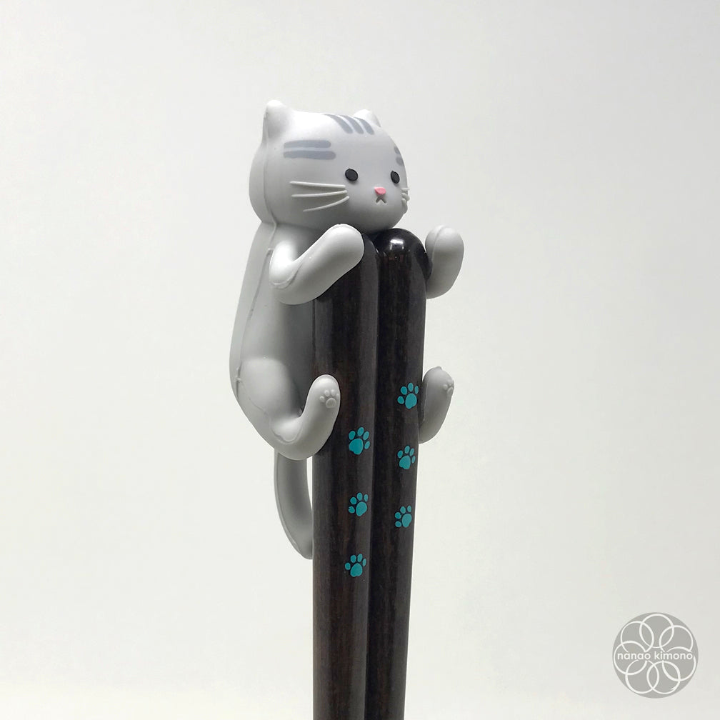 Chopsticks & Rest - Grey Tabby Cat