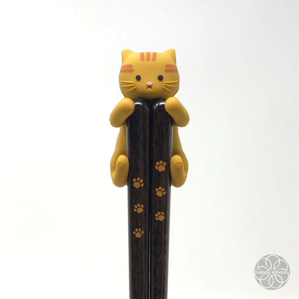 Chopsticks & Rest - Red Tabby Cat